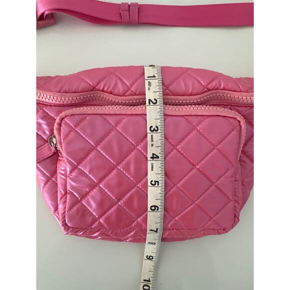 Pink lily cross body Fanny bag - Picture 5 of 8